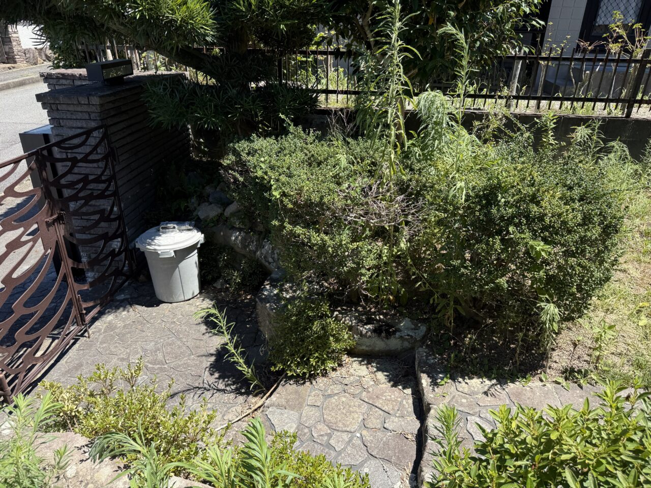 外構工事・駐車場コンクリート土間 人工芝 施工前6