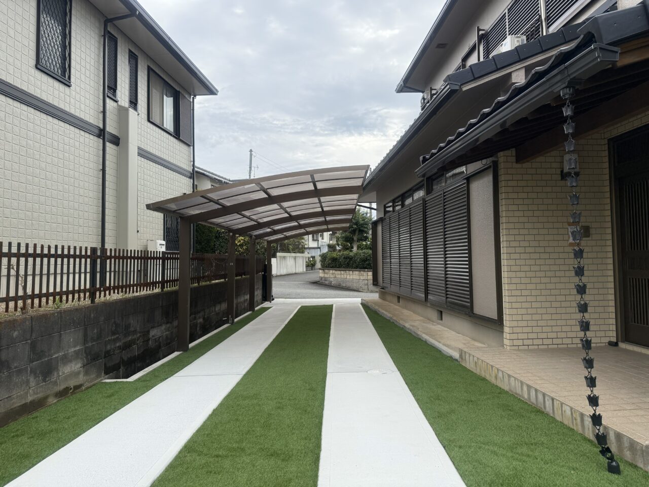 外構工事・駐車場コンクリート土間 人工芝 施工後2