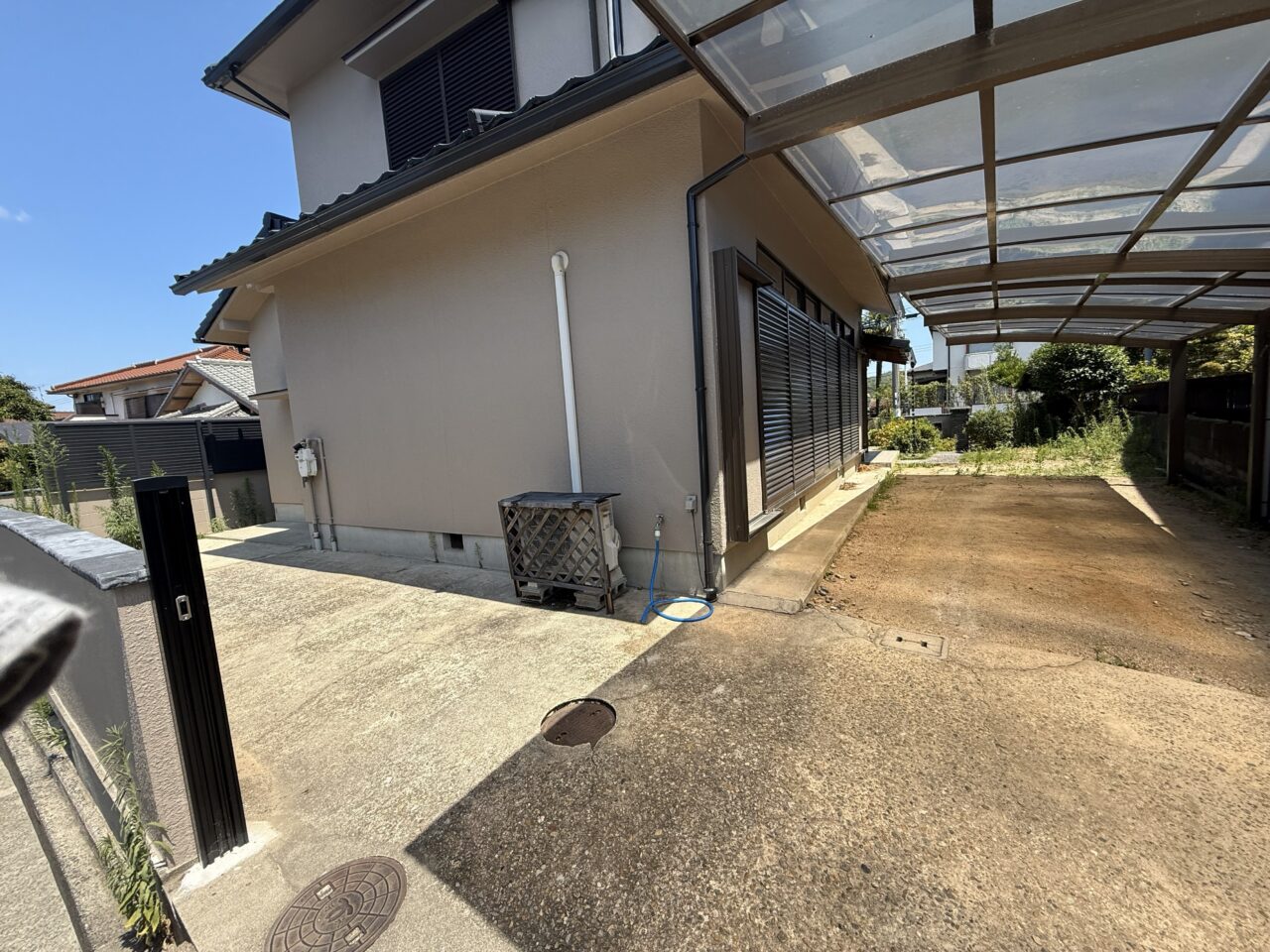 外構工事・駐車場コンクリート土間 人工芝 施工前1