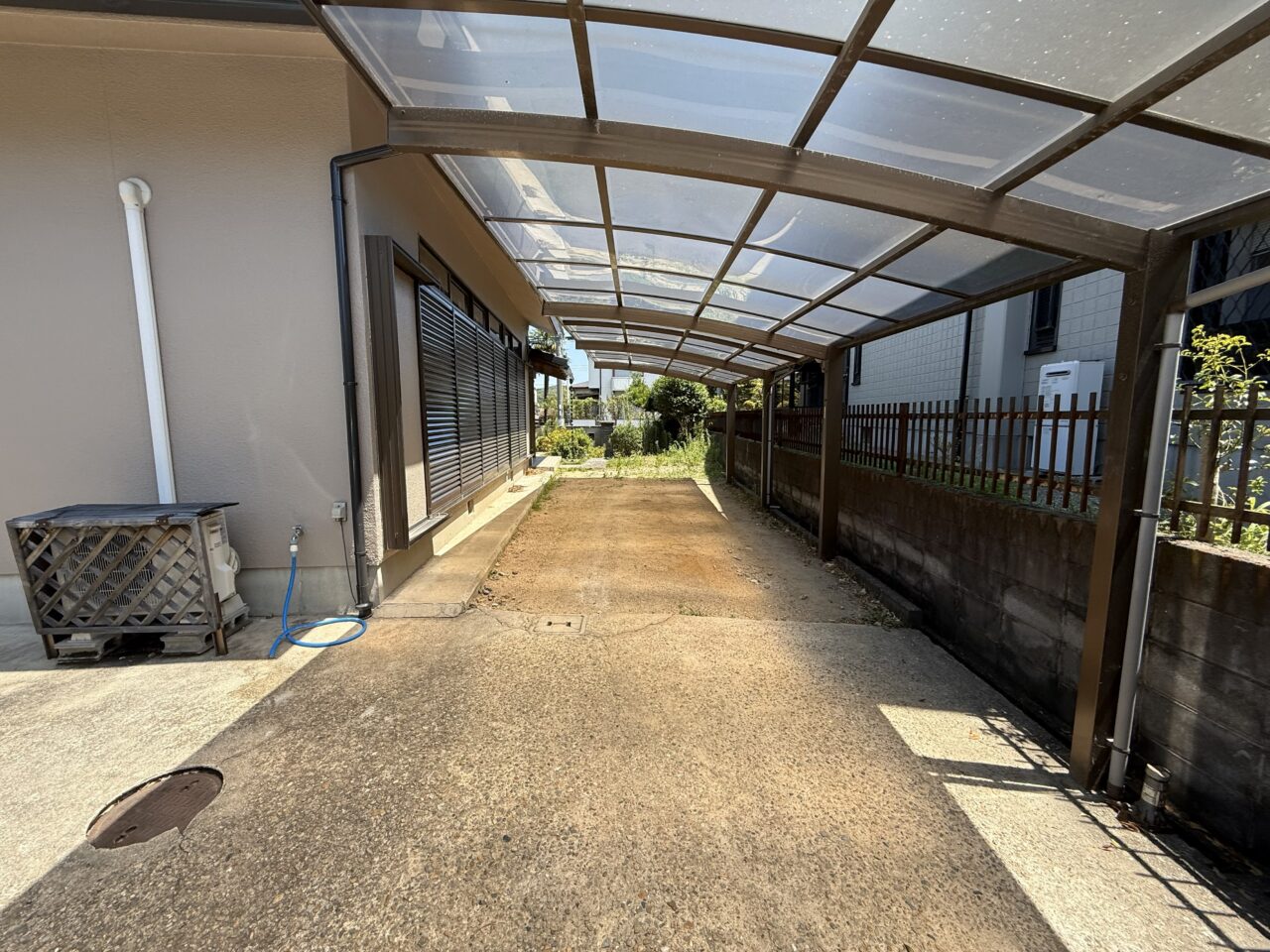 外構工事・駐車場コンクリート土間 人工芝 施工前3